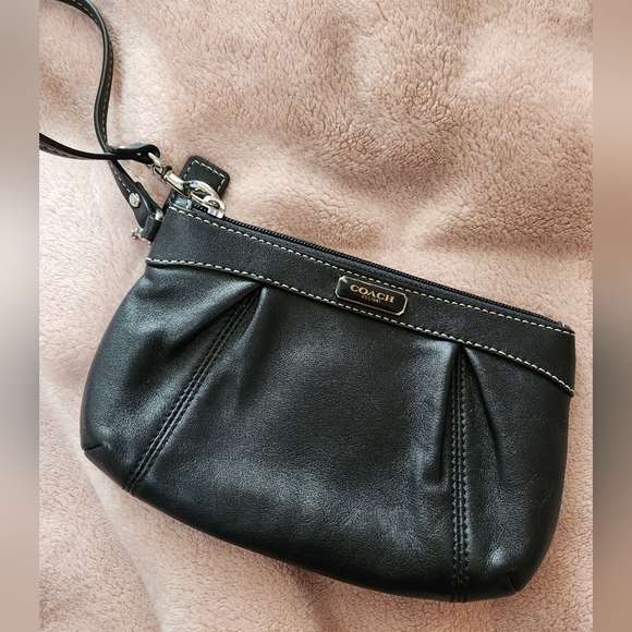 Black Leather Coach Wristlet - Picture 1 of 4